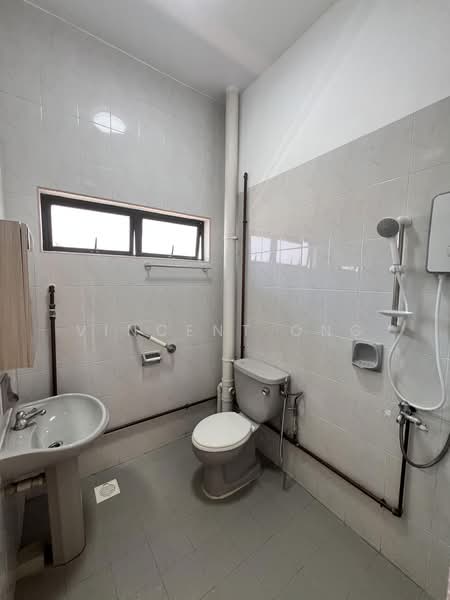 Bedokville, Jalan Limau Nipis, 4 Bedrooms, 2,300 sqft, Semi-Detached House For Rent, by Vincent Ong, 500181415 - Bathroom - PropertyGuru.com.sg