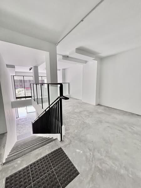 109 Rangoon road, Rangoon road, 1,141 sqft, Shop / Shophouse For Rent, by Florence Wong, 500181423 - Interior - CommercialGuru.com.sg