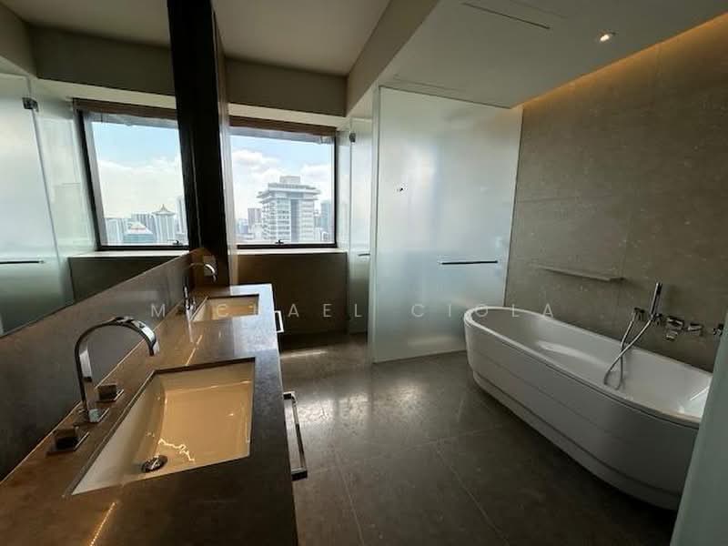 Hana, 8 Tomlinson Road, 4 Bedrooms, 3,531 sqft, Apartment For Rent, by Michael Ciola, 500181432 - Bathroom - PropertyGuru.com.sg