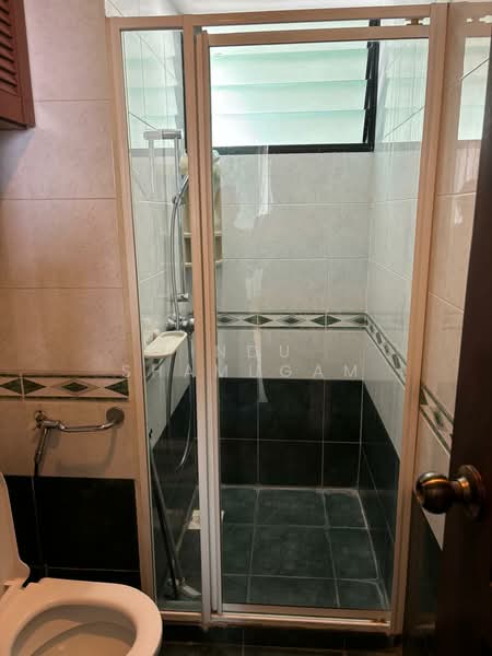 707 Yishun Avenue 5, 707 Yishun Avenue 5, Room Rental, 350 sqft, HDB Flat For Rent, by Indu Shamugam, 500181440 - Bathroom - PropertyGuru.com.sg