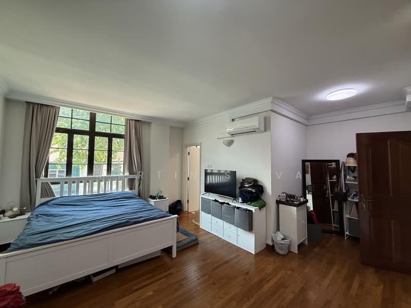 Onan Court, 291A Onan Road, 3 Bedrooms, 1,779 sqft, Walk-up Apartment For Sale, by Martin Silva, 500181446 - Bedroom - PropertyGuru.com.sg