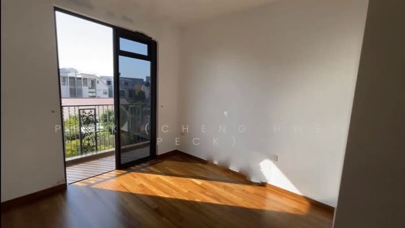 Sant Ritz, 1 Pheng Geck Avenue, 2 Bedrooms, 689 sqft, Condominium For Sale, by Peck (Cheng Hwee Peck), 500181468 - Balcony - PropertyGuru.com.sg