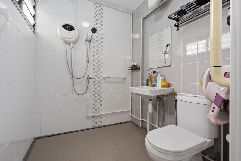 178 Woodlands Street 13, 178 Woodlands Street 13, 3 Bedrooms, 1,302 sqft, HDB Flat For Sale, by Thoo Weng Heng 杜咏恒 (Wayne), 500181471 - Bathroom - PropertyGuru.com.sg