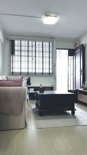 172 Yishun Avenue 7, 172 Yishun Avenue 7, 2 Bedrooms, 689 sqft, HDB Flat For Sale, by Thomas Lin, 500181485 - Living Room - PropertyGuru.com.sg