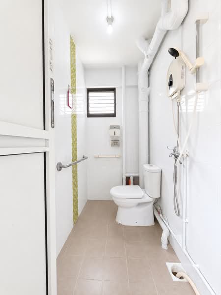 148 Potong Pasir Avenue 1, 148 Potong Pasir Avenue 1, 2 Bedrooms, 689 sqft, HDB Flat For Rent, by Herbert Benard, 500181501 - Bathroom - PropertyGuru.com.sg