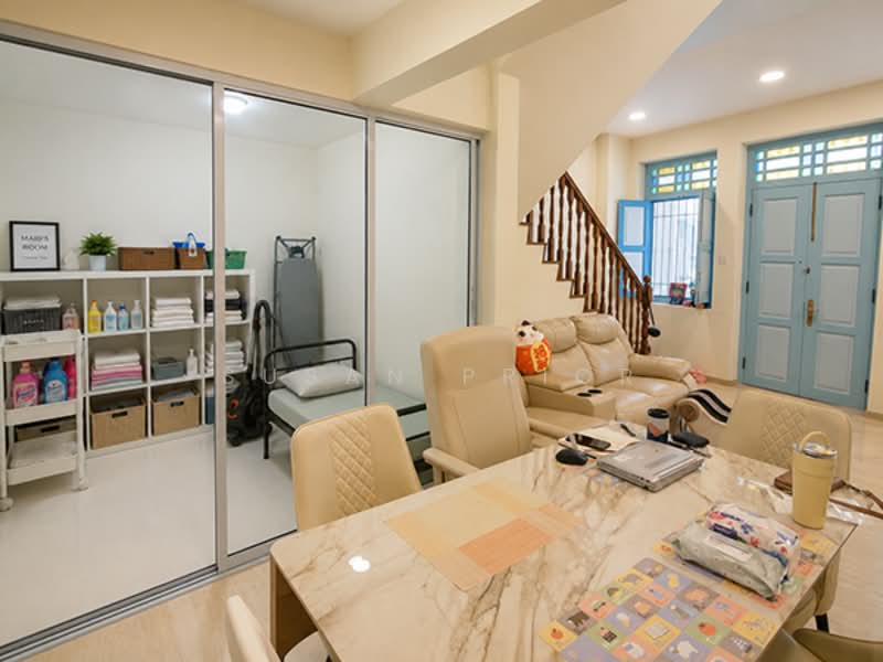 Geylang 3+2 Co-live/ Family With 1 Parking, Geyland Road, 3 Bedrooms, 2,800 sqft, Conservation House For Rent, by Susan Prior, 500181504 - Living Room - PropertyGuru.com.sg