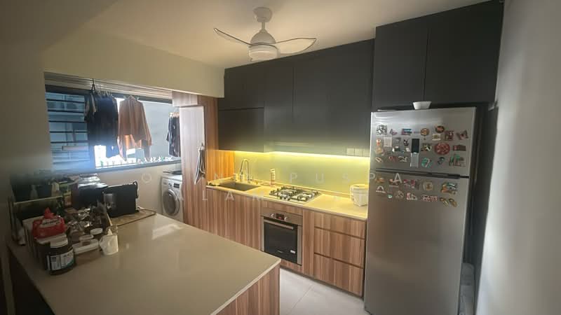 445A Clementi Avenue 3, 445A Clementi Avenue 3, Room Rental, 200 sqft, HDB Flat For Rent, by Oling Puspa Alamsjah, 500181505 - Kitchen - PropertyGuru.com.sg