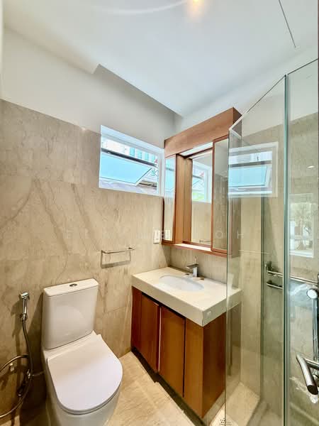 Branksome Road, Detached House, 4 Bedrooms, 5,300 sqft, Detached House For Rent, by Elaine Goh, 500181506 - Bathroom - PropertyGuru.com.sg