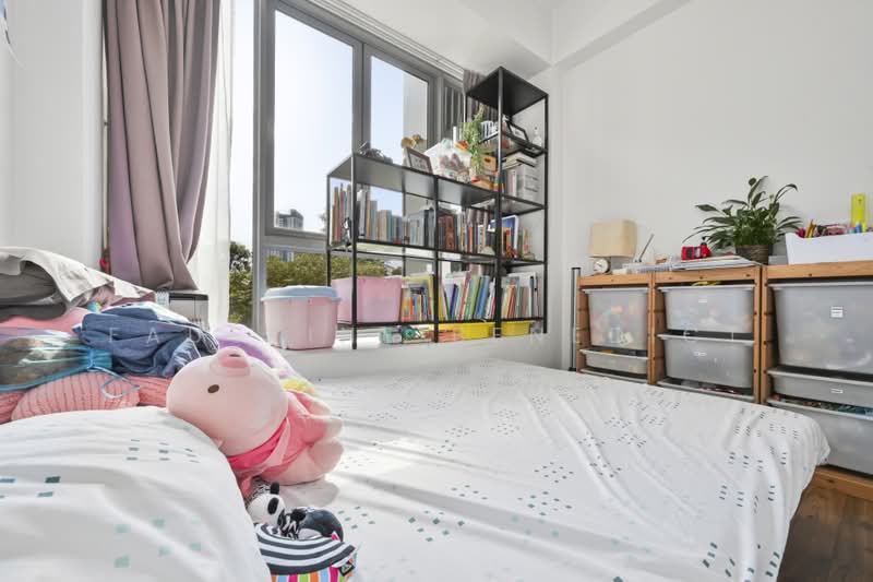 Hundred Trees, 95 West Coast Drive, 2 Bedrooms, 786 sqft, Condominium For Rent, by Faustine Benedict, 500181507 - Common Bedroom - PropertyGuru.com.sg
