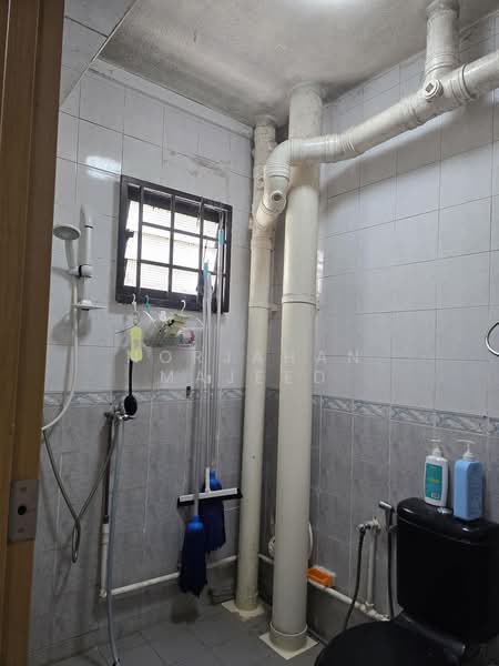 186D Rivervale Drive, 186D Rivervale Drive, 3 Bedrooms, 1,184 sqft, HDB Flat For Sale, by Norjahan Majeed, 500181513 - Bathroom - PropertyGuru.com.sg