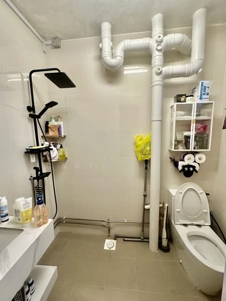 870 Tampines Street 83, 870 Tampines Street 83, 3 Bedrooms, 1,119 sqft, HDB Flat For Sale, by Caryn Chia, 500181524 - Bathroom - PropertyGuru.com.sg