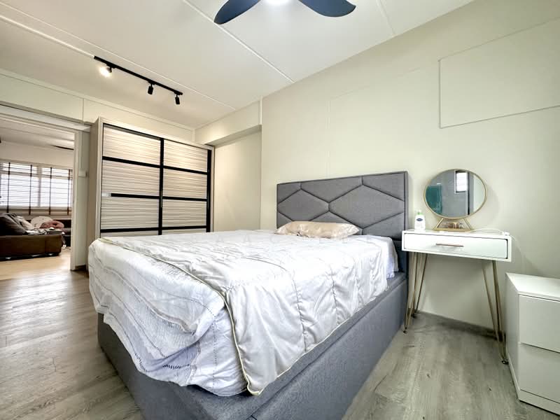 165 Hougang Avenue 1, 165 Hougang Avenue 1, 3 Bedrooms, 990 sqft, HDB Flat For Sale, by Isaac Lee, 500181540 - Master Bedroom - PropertyGuru.com.sg