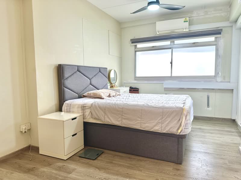 165 Hougang Avenue 1, 165 Hougang Avenue 1, 3 Bedrooms, 990 sqft, HDB Flat For Sale, by Isaac Lee, 500181540 - Master Bedroom - PropertyGuru.com.sg