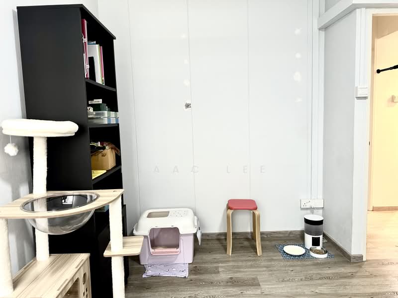 165 Hougang Avenue 1, 165 Hougang Avenue 1, 3 Bedrooms, 990 sqft, HDB Flat For Sale, by Isaac Lee, 500181540 - Bedroom - PropertyGuru.com.sg