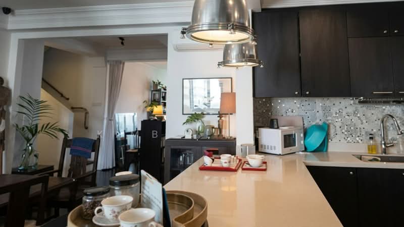 For own stay/investors, large FH 1,900+ sqft 3BR convertible to 4BR, mins to Orchard & Great World!, Orchard / River Valley, 4 Bedrooms, 1,905 sqft, Condominium For Sale, by Kimberly Lai, 500181551 - Kitchen - PropertyGuru.com.sg