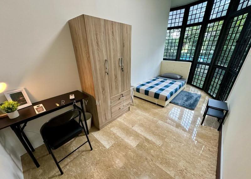 Parc Oasis, 35 Jurong East Avenue 1, Boon Lay / Jurong / Tuas, Room Rental, 160 sqft, Condominium For Rent, by Raymond Tay, 500181557 - Bedroom - PropertyGuru.com.sg