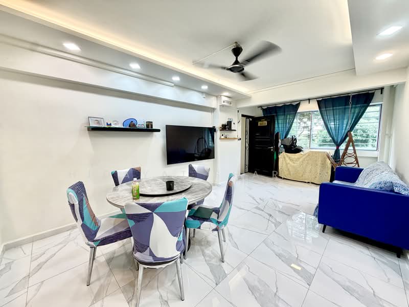 321 Tampines Street 33, 321 Tampines Street 33, 4 Bedrooms, 1,378 sqft, HDB Flat For Sale, by Hidayat Shariff, 500181572 - Living Room - PropertyGuru.com.sg