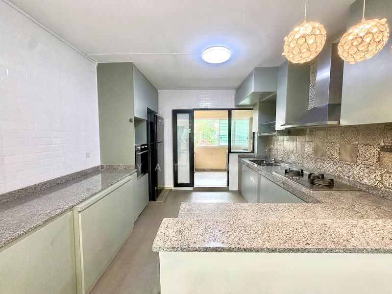 321 Tampines Street 33, 321 Tampines Street 33, 4 Bedrooms, 1,378 sqft, HDB Flat For Sale, by Hidayat Shariff, 500181572 - Kitchen - PropertyGuru.com.sg