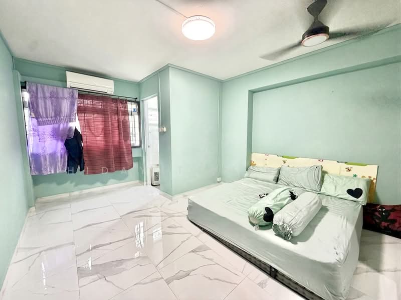 321 Tampines Street 33, 321 Tampines Street 33, 4 Bedrooms, 1,378 sqft, HDB Flat For Sale, by Hidayat Shariff, 500181572 - Bedroom - PropertyGuru.com.sg
