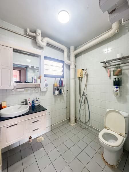 536 Woodlands Drive 14, 536 Woodlands Drive 14, 3 Bedrooms, 1,345 sqft, HDB Flat For Sale, by Ophelia Liu, 500181580 - Bathroom - PropertyGuru.com.sg