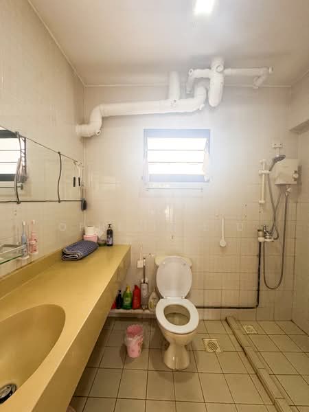 536 Woodlands Drive 14, 536 Woodlands Drive 14, 3 Bedrooms, 1,345 sqft, HDB Flat For Sale, by Ophelia Liu, 500181580 - Bathroom - PropertyGuru.com.sg