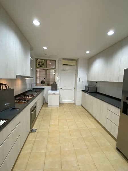 Leonie Condotel, 2 Leonie Hill Road, 4 Bedrooms, 2,715 sqft, Condominium For Rent, by Kent Lim, 500181581 - Kitchen - PropertyGuru.com.sg