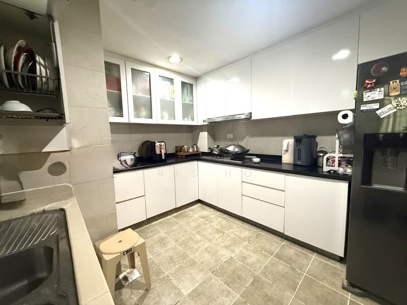Woodgrove Condo, 2 Woodgrove Drive, 3 Bedrooms, 1,625 sqft, Condominium For Sale, by Iris Ho, 500181586 - Kitchen - PropertyGuru.com.sg