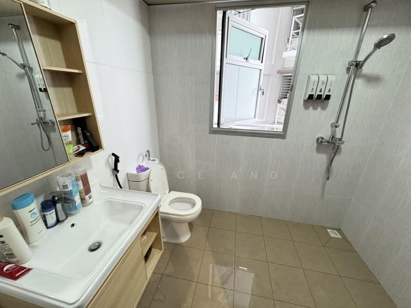 126C Canberra Street, 126C Canberra Street, 4 Bedrooms, 1,249 sqft, HDB Flat For Sale, by Bruce Ang, 500181597 - Bathroom - PropertyGuru.com.sg
