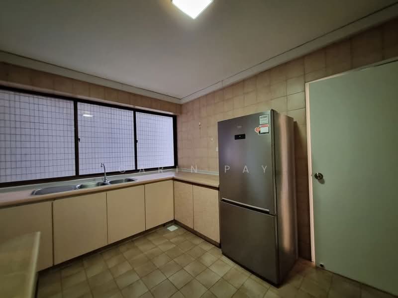 The Cairnhill, 4 Cairnhill Rise, 4 Bedrooms, 2,788 sqft, Condominium For Rent, by Carin Pay, 500181602 - Kitchen - PropertyGuru.com.sg
