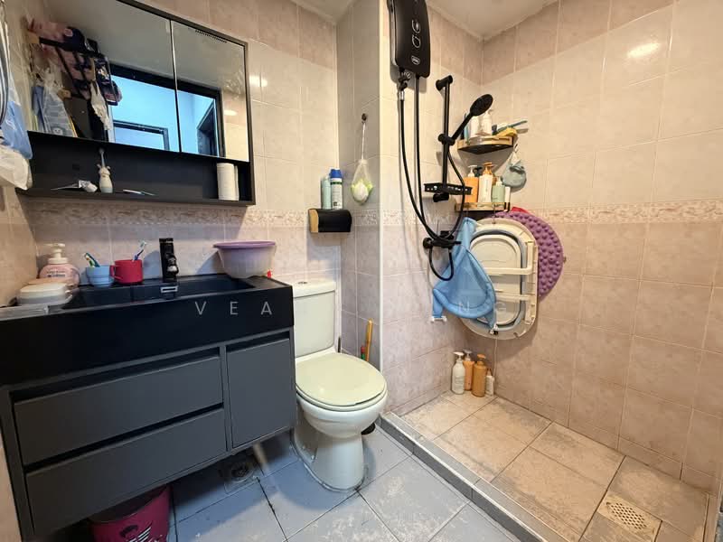 The Woodgrove, 3 Woodgrove Drive, 3 Bedrooms, 1,033 sqft, Apartment For Sale, by Veann Tang, 500181604 - Bathroom - PropertyGuru.com.sg