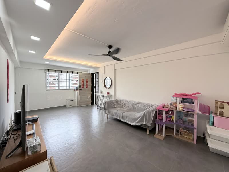 402 Bedok North Avenue 3, 402 Bedok North Avenue 3, 3 Bedrooms, 990 sqft, HDB Flat For Sale, by Sofian Roslan, 500181616 - Living Room - PropertyGuru.com.sg