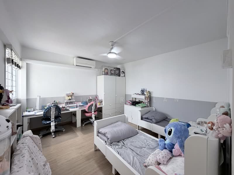 402 Bedok North Avenue 3, 402 Bedok North Avenue 3, 3 Bedrooms, 990 sqft, HDB Flat For Sale, by Sofian Roslan, 500181616 - Bedroom - PropertyGuru.com.sg