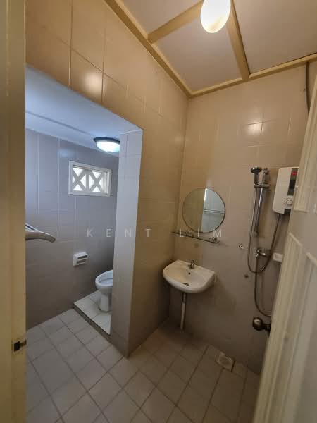 Townerville, 63 McNair Road, 4 Bedrooms, 3,524 sqft, Conservation House For Rent, by Kent Lim, 500181619 - Bathroom - PropertyGuru.com.sg