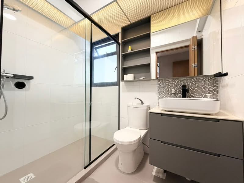 118A Alkaff Crescent, 118A Alkaff Crescent, 3 Bedrooms, 1,001 sqft, HDB Flat For Rent, by Gerald Leong, 500181634 - Master Bathroom - PropertyGuru.com.sg