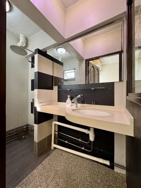 11 Eunos Crescent, 11 Eunos Crescent, 3 Bedrooms, 980 sqft, HDB Flat For Sale, by Max Liu, 500181642 - Bathroom - PropertyGuru.com.sg