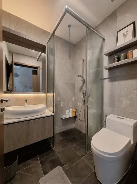 Cardiff Residence, 101 Cardiff Grove, 3 Bedrooms, 1,227 sqft, Condominium For Sale, by Fok Pak Cheong, 500181643 - Common Bathroom - PropertyGuru.com.sg