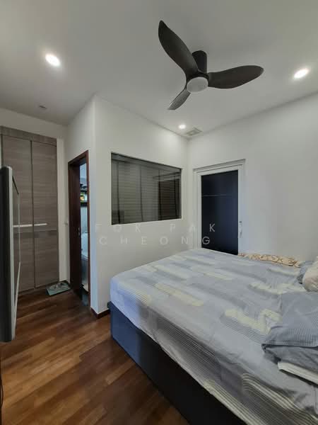 Cardiff Residence, 101 Cardiff Grove, 3 Bedrooms, 1,227 sqft, Condominium For Sale, by Fok Pak Cheong, 500181643 - Master Bedroom - PropertyGuru.com.sg