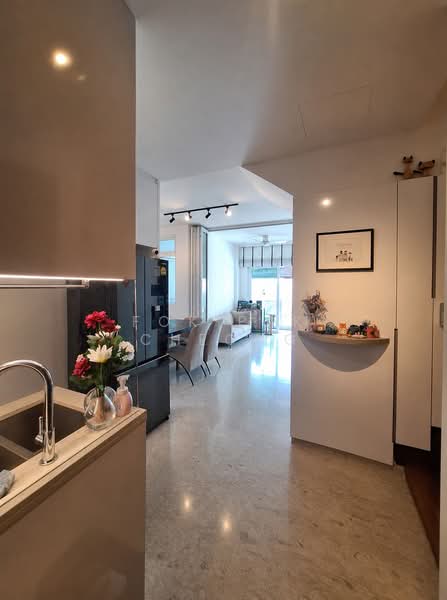 Cardiff Residence, 101 Cardiff Grove, 3 Bedrooms, 1,227 sqft, Condominium For Sale, by Fok Pak Cheong, 500181643 - Kitchen - PropertyGuru.com.sg