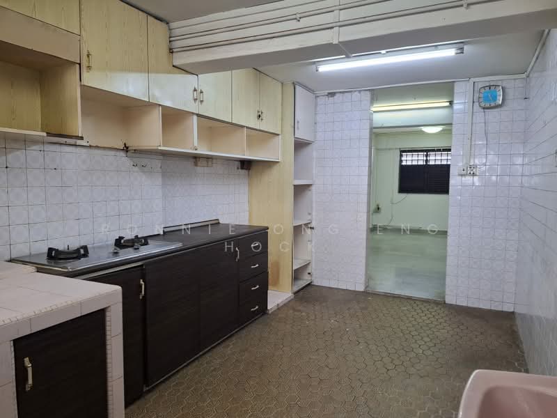 13 Telok Blangah Crescent, 13 Telok Blangah Crescent, 2 Bedrooms, 818 sqft, HDB Flat For Sale, by Ronnie Ong Eng Hock, 500181646 - Kitchen - PropertyGuru.com.sg