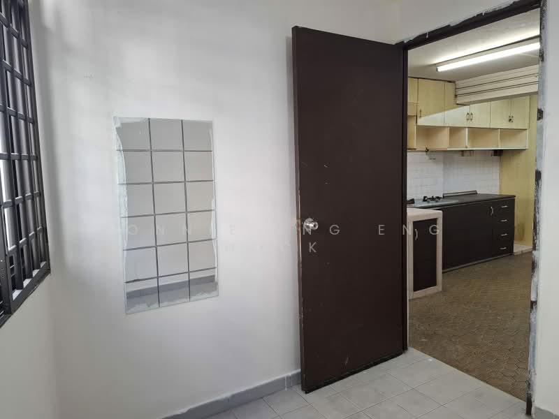 13 Telok Blangah Crescent, 13 Telok Blangah Crescent, 2 Bedrooms, 818 sqft, HDB Flat For Sale, by Ronnie Ong Eng Hock, 500181646 - Kitchen - PropertyGuru.com.sg