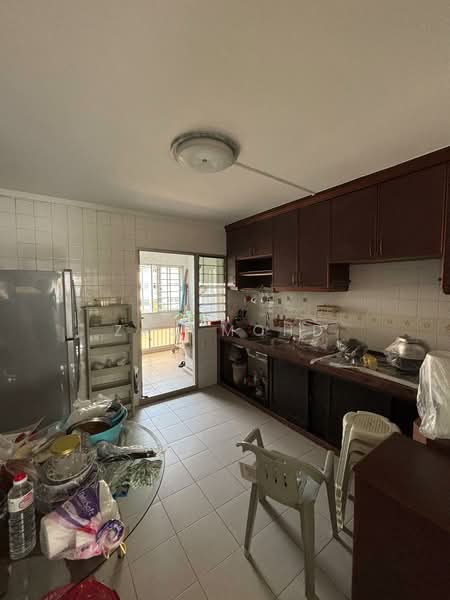859 Woodlands Street 83, 859 Woodlands Street 83, 4 Bedrooms, 1,302 sqft, HDB Flat For Rent, by Zac Mohd, 500181666 - Kitchen - PropertyGuru.com.sg