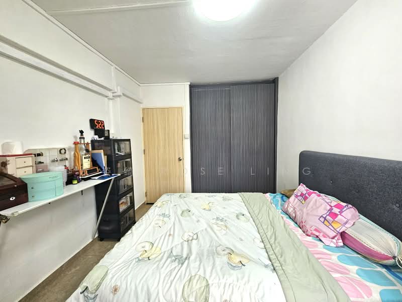 106 Aljunied Crescent, 106 Aljunied Crescent, 2 Bedrooms, 721 sqft, HDB Flat For Sale, by 龙姿绮 Rose Ling, 500181683 - Master Bedroom - PropertyGuru.com.sg