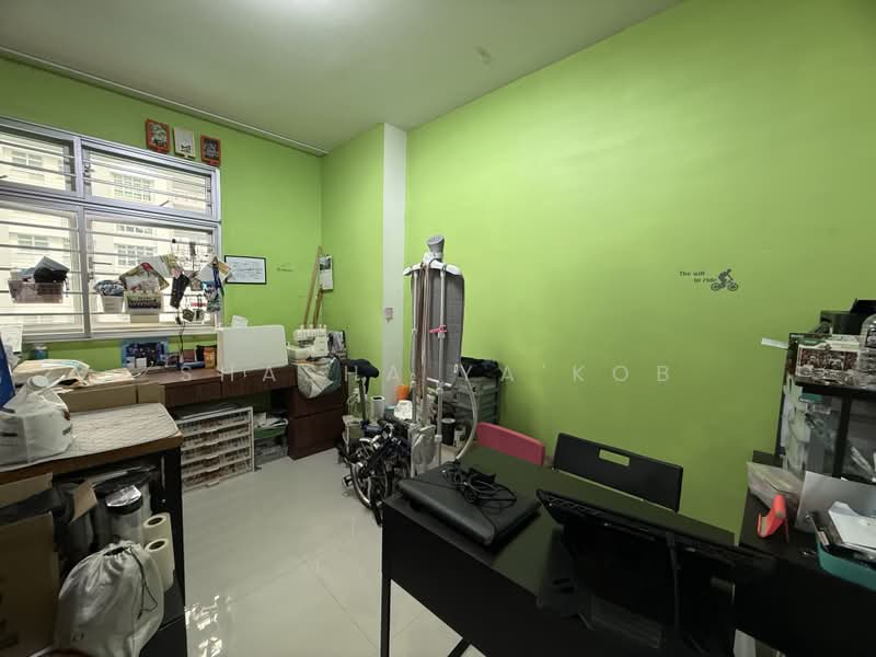 815B Choa Chu Kang Avenue 7, 815B Choa Chu Kang Avenue 7, 3 Bedrooms, 1,001 sqft, HDB Flat For Sale, by Shasha Ya'kob, 500181702 - Study - PropertyGuru.com.sg