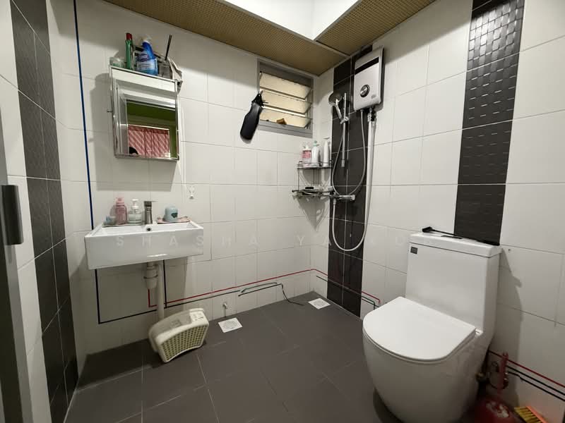 815B Choa Chu Kang Avenue 7, 815B Choa Chu Kang Avenue 7, 3 Bedrooms, 1,001 sqft, HDB Flat For Sale, by Shasha Ya'kob, 500181702 - Bathroom - PropertyGuru.com.sg