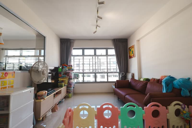 613A Tampines North Drive 1, 613A Tampines North Drive 1, 3 Bedrooms, 1,001 sqft, HDB Flat For Sale, by Yeo Victor, 500181705 - Living Room - PropertyGuru.com.sg
