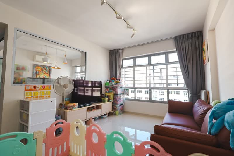613A Tampines North Drive 1, 613A Tampines North Drive 1, 3 Bedrooms, 1,001 sqft, HDB Flat For Sale, by Yeo Victor, 500181705 - Living Room - PropertyGuru.com.sg