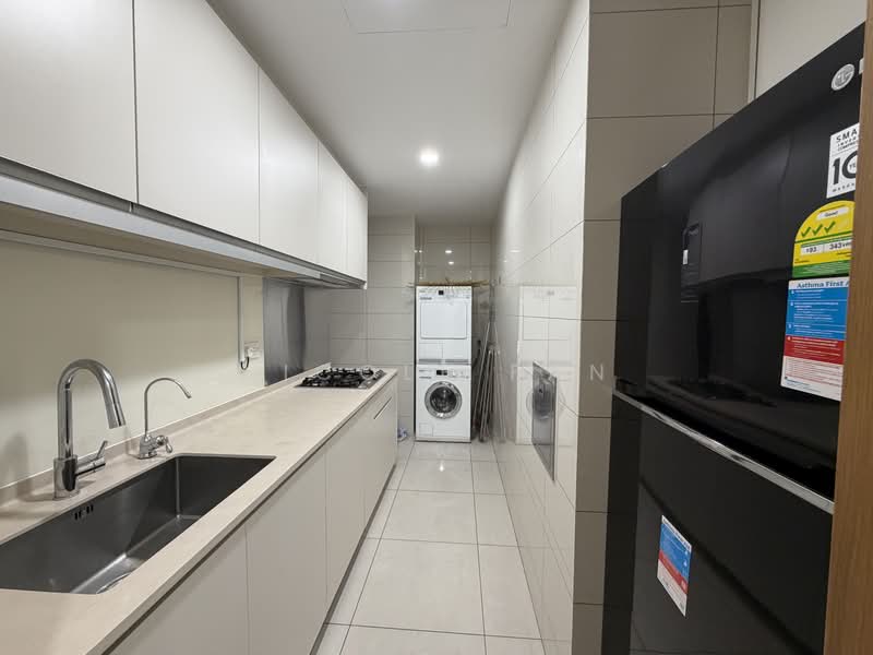 Marina One Residences, 21 Marina Way, 3 Bedrooms, 1,582 sqft, Condominium For Rent, by Nicole Fan, 500181714 - Kitchen - PropertyGuru.com.sg