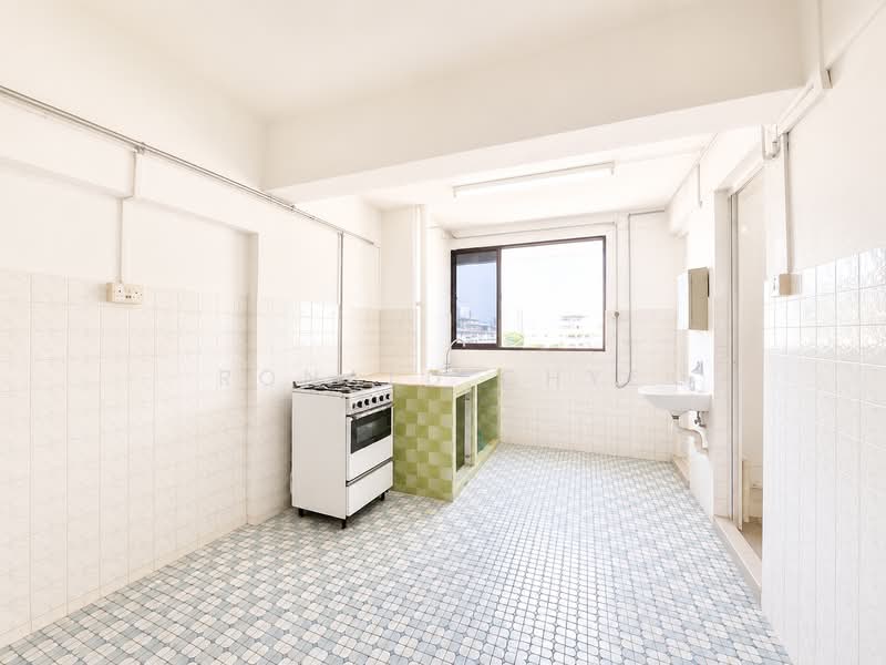 136 Jalan Bukit Merah, 136 Jalan Bukit Merah, 2 Bedrooms, 635 sqft, HDB Flat For Sale, by Ronald Chye, 500181722 - Kitchen - PropertyGuru.com.sg