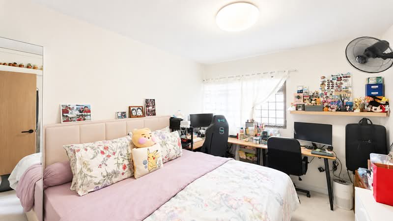 403 Pandan Gardens, 403 Pandan Gardens, 3 Bedrooms, 1,388 sqft, HDB Flat For Sale, by Fitri Mustafa, 500181737 - Bedroom - PropertyGuru.com.sg