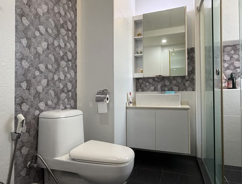 The Bayshore, 22 Bayshore Road, 3 Bedrooms, 1,228 sqft, Condominium For Sale, by Chris Pang, 500181753 - Bathroom - PropertyGuru.com.sg
